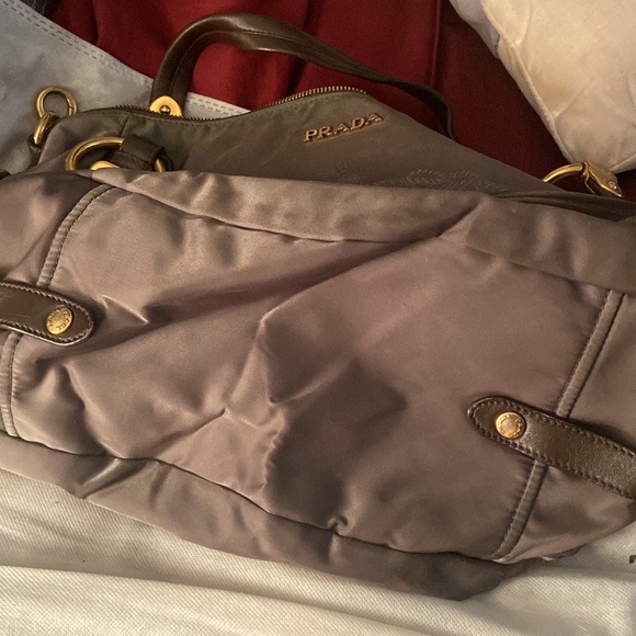 Used Prada bag no damage - Picture 6 of 8